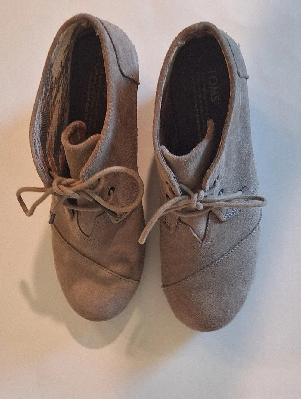 Toms Desert Wedge Taupe Suede Booties Size 8